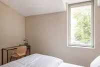 GuestReady Essential - Modern home with garden