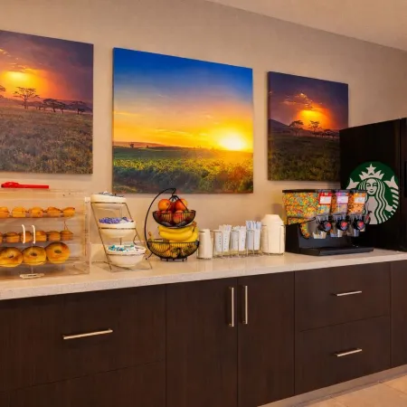 Days Inn & Suites by Wyndham Greater Tomball