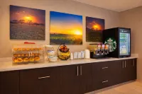 Days Inn & Suites by Wyndham Greater Tomball - breakfast