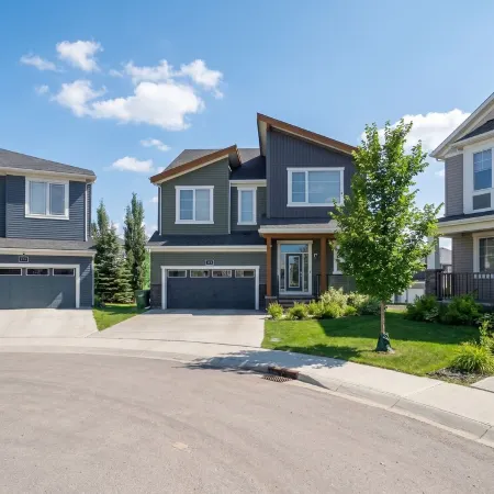 Stylish 2BR Basement Suite | 15 Mins to Airport