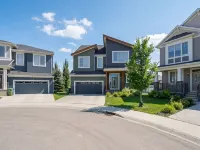 Stylish 2BR Basement Suite | 15 Mins to Airport