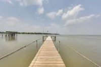 Waterfront Cedar Creek Lake Gem: Near Marina! - 2-Star