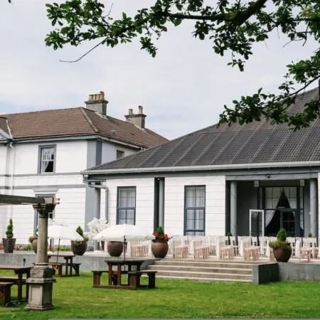 Room 1 Manor Park Country House in Swansea Отели в г. Клайдч