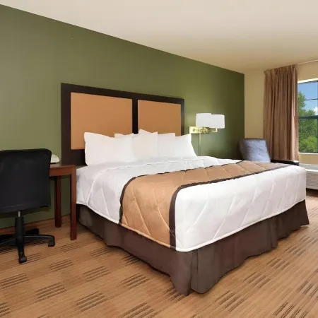 Studio 6 Corporate Extended Stay Chicago Lisle IL
