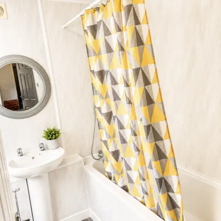 Twin single bedroom perfect for contractors and football fans