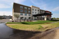 Holiday Inn Express & Suites FOND DU LAC by IHG - parking