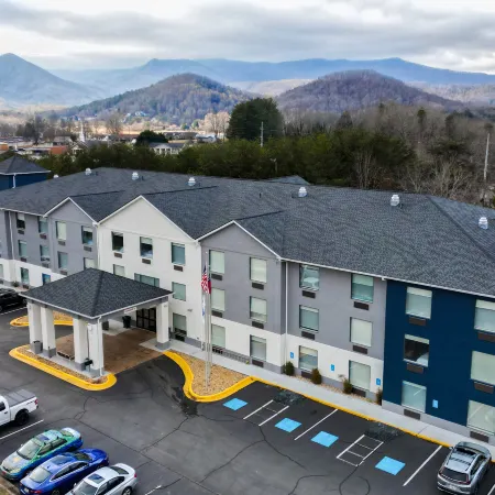 Holiday Inn Express & Suites HIAWASSEE by IHG