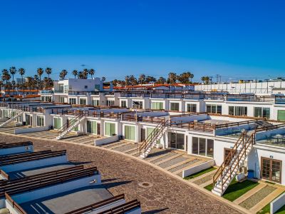 Dog-Friendly Suite with Kitchenette, Heated Outdoor Pool, Hot Tub, Terrace, AC