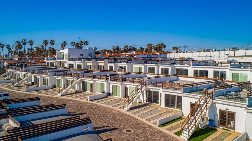 Dog-Friendly Suite with Kitchenette, Heated Outdoor Pool, Hot Tub, Terrace, AC
