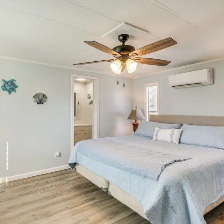 2 Mi to Beaches: Breezy Panama City Home w/ Deck!