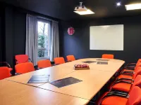Ibis Swansea - parking