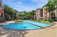 Inwoods Park by Stylish Stays - Condos