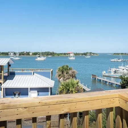 The Silver Lake Hotel at Ocracoke Отели в г. Хайд