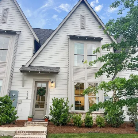 Back To College! 3 Bed Rooms 2.5 Bathroom- College Street near 280