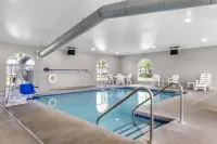 Microtel Inn & Suites by Wyndham Prairie du Chien - 2-Star
