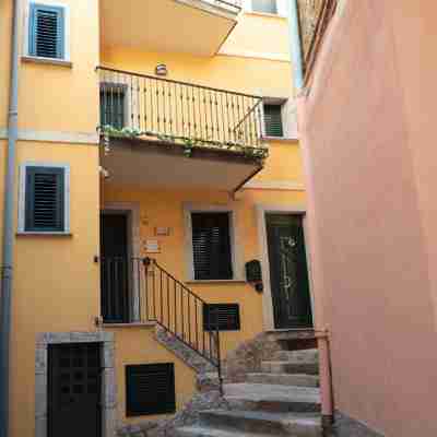 Vico Tauro House Hotel Exterior