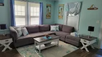 Single Family Beach Home steps away from the beautiful Sylvan Beach - Wifi