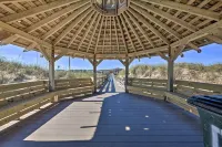 Coastal Home w/ Community Pool < 2 Miles to Beach! - Homestays