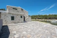 Seaside Oasis on Island Vir with Private Pool and Ocean Views - balcony