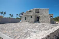Seaside Oasis on Island Vir with Private Pool and Ocean Views - balcony
