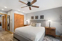 Ground Floor on River Trail, Walk to Ski 1 Bedroom Condo by RedAwning - 3-Star
