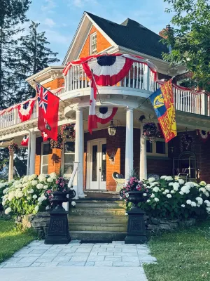 1000 Islands B&B – the Bulloch House - Bed and Breakfast