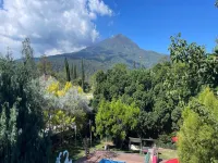 Hotel Indah Palace Tawangmangu - Mountain view