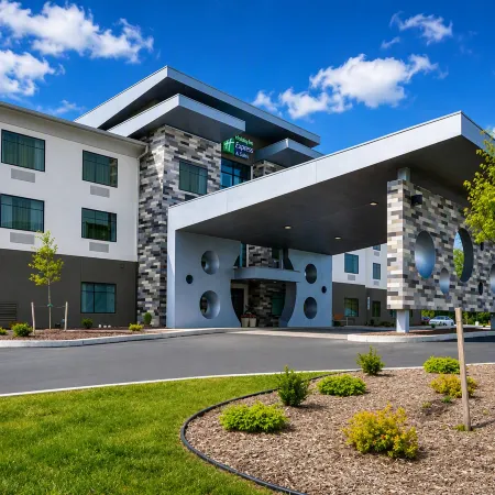Holiday Inn Express & Suites SHIPPENSBURG by IHG