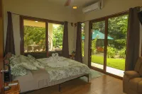 Pavones Surf Villa ~ Pool, Gym & Beach - Wifi