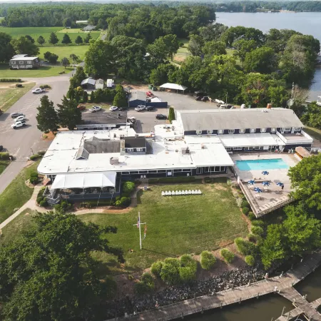 The Lodge at Great Oak Landing