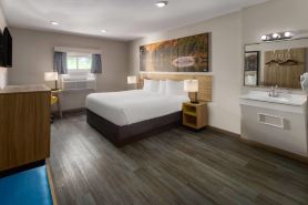 Days Inn by Wyndham Moosic
