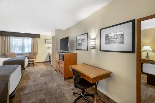 Best Western Pioneer - Motels