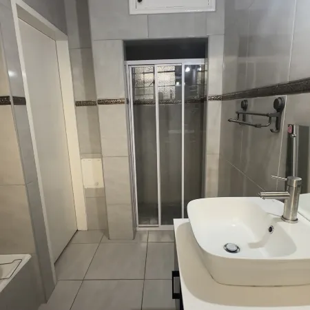 Comfortable Guest Room in Ekurhuleni with Shared Pool