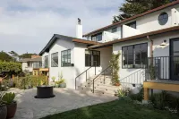 Villa Mara Carmel - parking