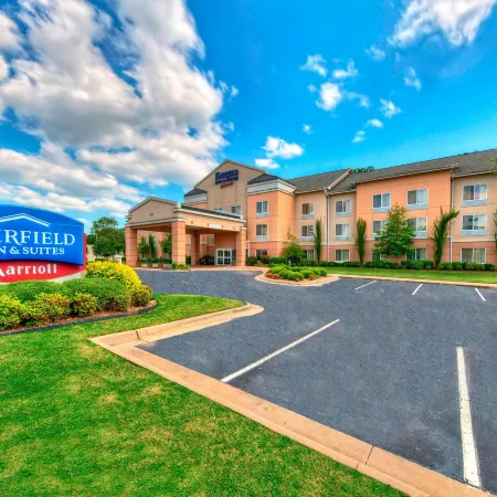 Fairfield Inn & Suites Russellville
