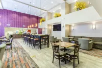 Hampton Inn & Suites Chicago-Libertyville - breakfast