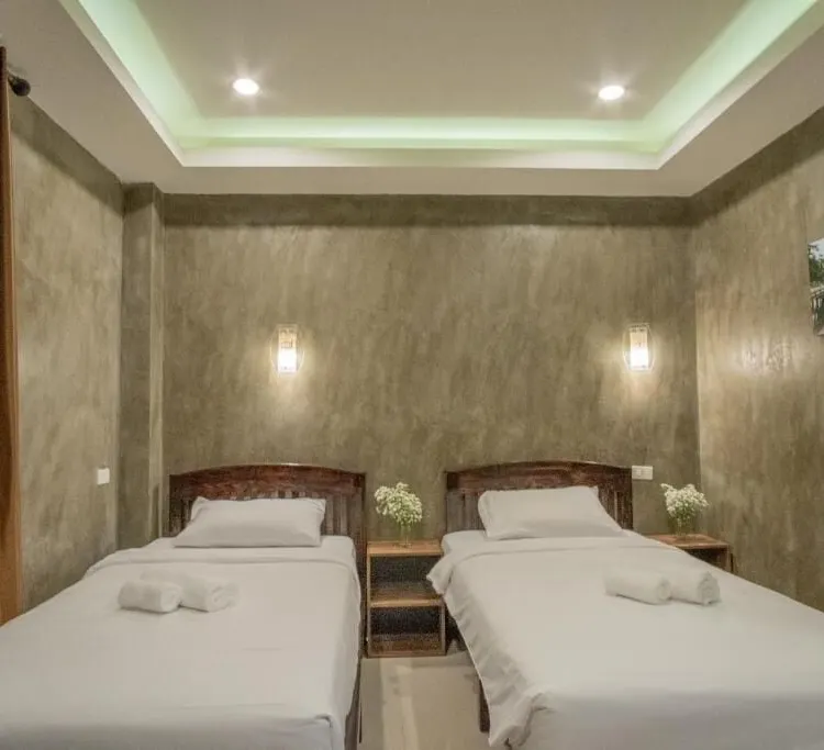 ห้องดีลักซ์ เตียงแฝด พร้อมวิวเมือง