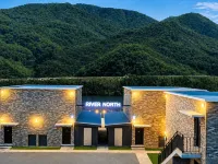 Chuncheon (Namiseom) River North Pool Villa Hotels near Gapyeong-eup