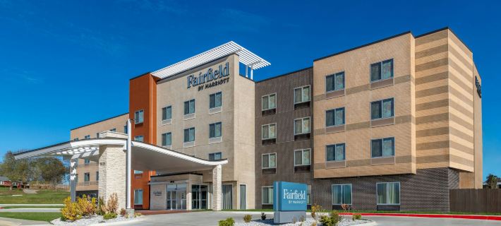Fairfield Inn & Suites Kansas City at the Legends Отели в г. Уайандотт