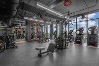 E11EVEN Studio · Bay Views + Rooftop Day Club Pool - Kitchens
