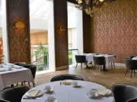 Dukes' Arches Brugge - by Dukes' Hotel Collection Hotels near Koeleweimolen