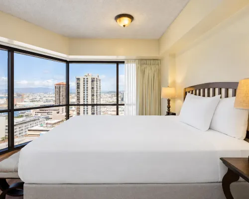 أستون آت إكزاكاتيف سنتر هوتيل Hotels near قصر لولاني