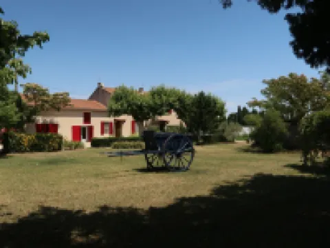 Mas de la Gourmette Hotels in Châteaurenard