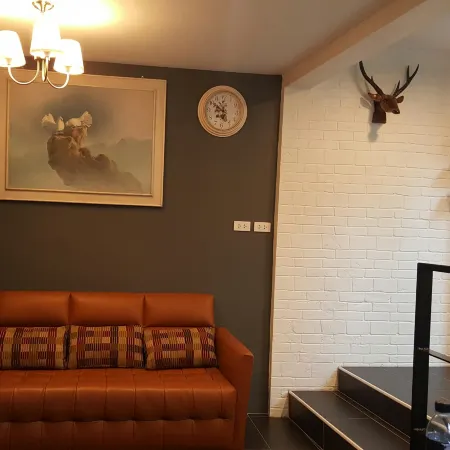 Varinda Hostel Отели рядом с достопримечательностью «Станция MRT Кхлонг Тëй»