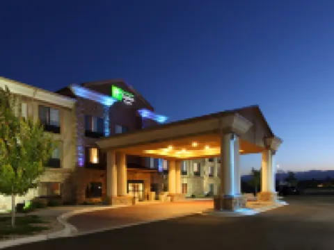 Holiday Inn Express & Suites LONGMONT - BOULDER AREA by IHG Hotels in Longmont