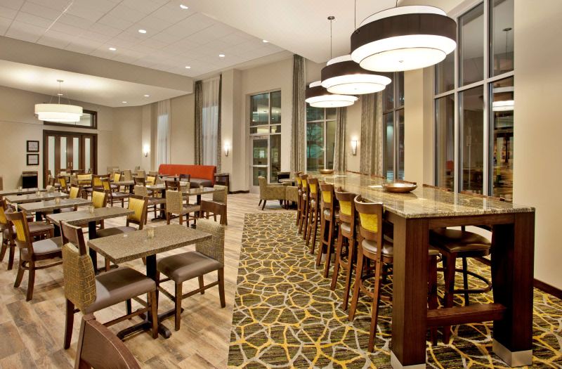 Hampton Inn & Suites Minneapolis/Downtown photo 4