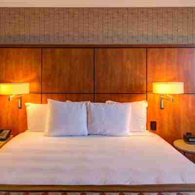 Hilton Akron Fairlawn Rooms