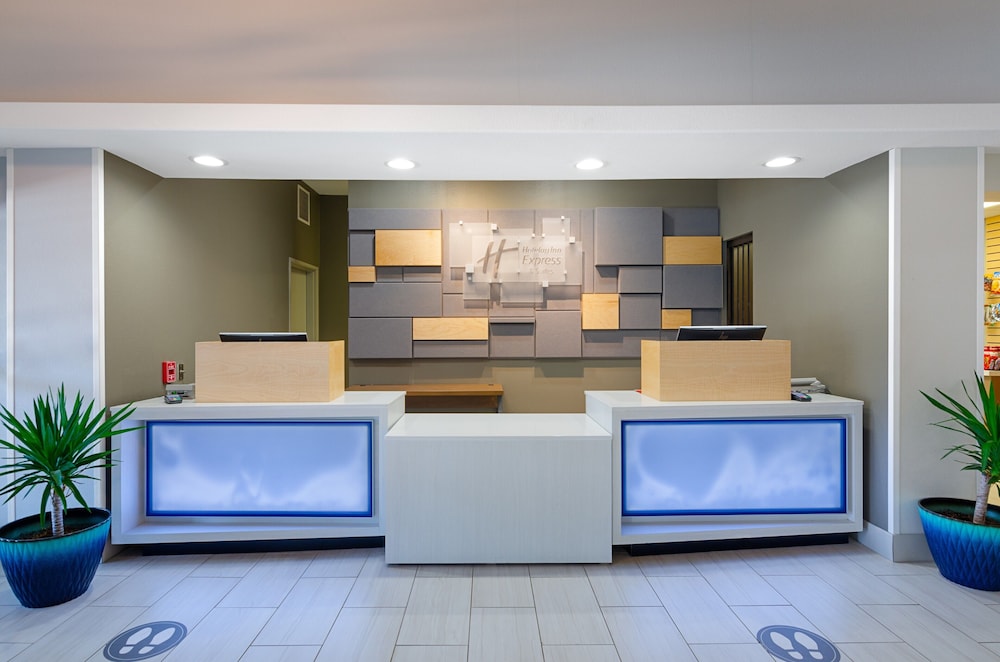 Holiday Inn Express Hotel & Suites Weston, an Ihg Hotel