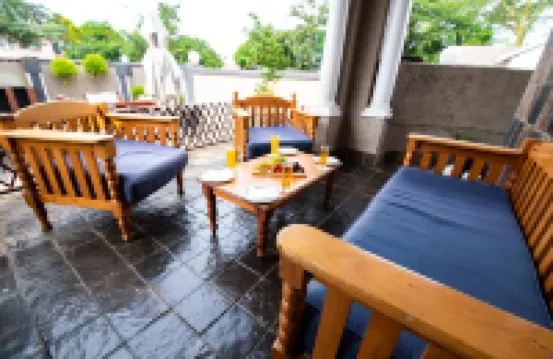 New England Guest House by Ilawu