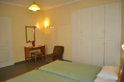 Holiday Studio Apartments "yannis" on the Beach of Agios Gordios in Corfu